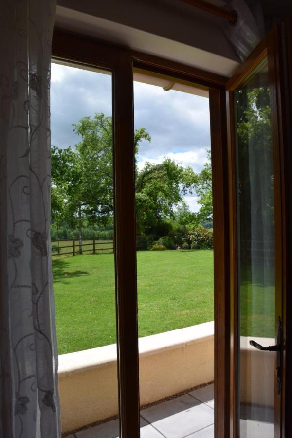 Bed and Breakfast Libellule Coussac-Bonneval Esterno foto